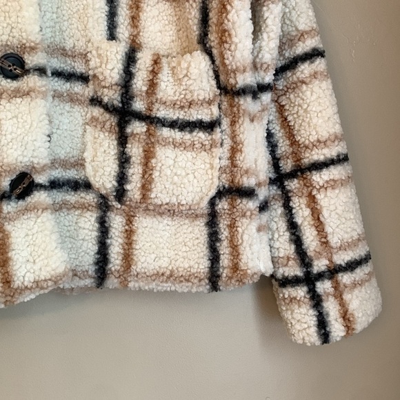 Stoosh Teddy Plaid Sherpa Jacket - Size medium fall coat
Boho coastal - Picture 4 of 6